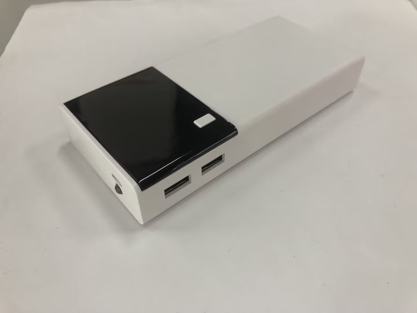 Power bank ad alta capacità da 20000 mAh | Caricabatterie portatile veloce con batteria 18650 e design compatto